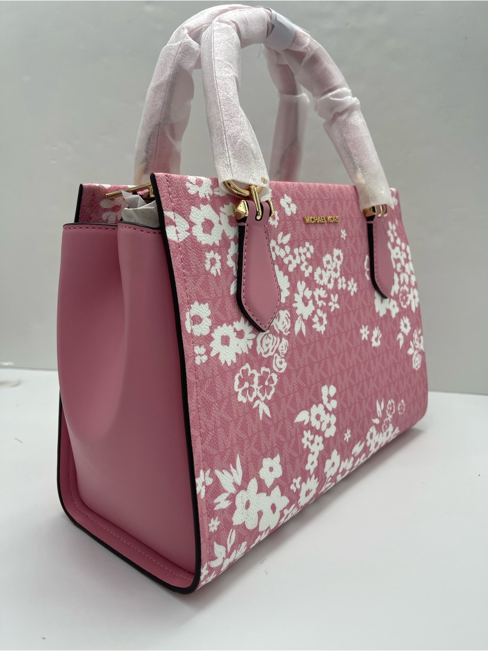 MICHAEL KORS Marilyn Md Printed Signature Logo Satchel Crossbody
Carnation
NWT - Picture 3 of 16